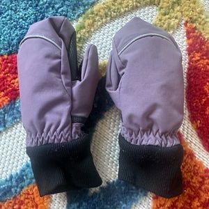 Polar O Pyret snow mittens